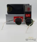 Lunettes de soleil Ray-Ban Jack RB3565 dorées avec verres verts G-15, étui noir, boîte grise et livret de garantie chez Optical Gallery.