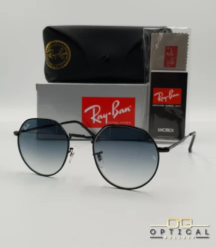 Lunettes de soleil Ray-Ban Jack RB3565 noires avec verres dégradés bleus gris, étui noir, boîte grise et livret de garantie chez Optical Gallery.