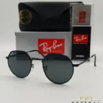 Lunettes de soleil Ray-Ban Jack RB3565 noires avec verres noirs, étui noir, boîte grise et livret de garantie chez Optical Gallery.