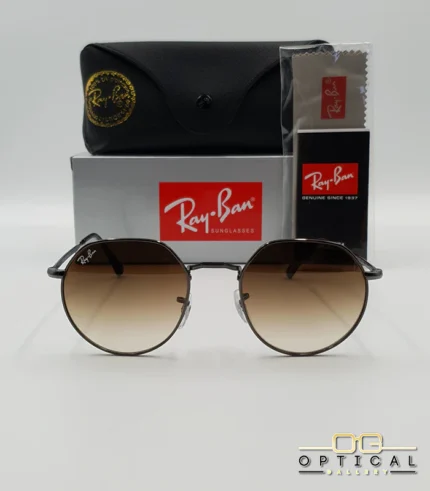 Lunettes de soleil Ray-Ban Jack RB3565 grises métalliques avec verres dégradés marrons, étui noir, boîte d'origine et livret de garantie chez Optical Gallery.