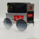 Lunettes de soleil Ray-Ban Jaio RB3592 argentées à grands verres ronds dégradés bleus gris, étui noir, boîte grise et livret de garantie chez Optical Gallery.