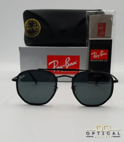 Lunettes de soleil Ray-Ban Marshal II RB3648M noires avec cerclages en acétate noir et verres verts G-15, étui noir, boîte grise et livret de garantie chez Optical Gallery.