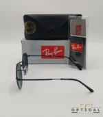 Lunettes de soleil Ray-Ban Julie RB3772 noires avec verres verts G-15, étui noir, boîte grise et livret de garantie chez Optical Gallery.
